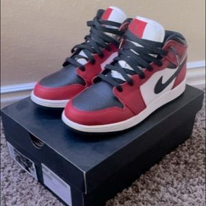 2020 Air Jordan 1s Mid Chicago Black toe